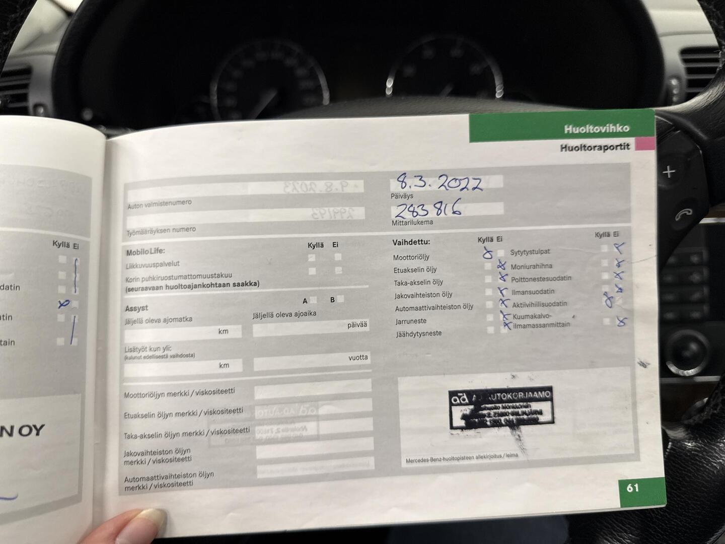 MERCEDES-BENZ C 2004