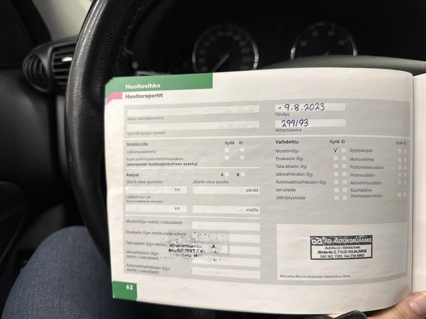 MERCEDES-BENZ C 2004