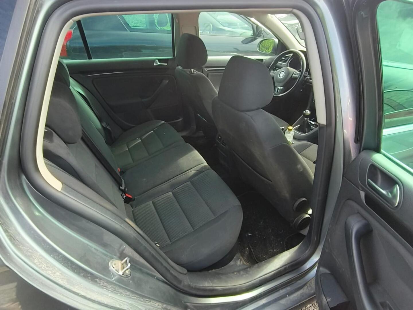 VOLKSWAGEN Golf 2010