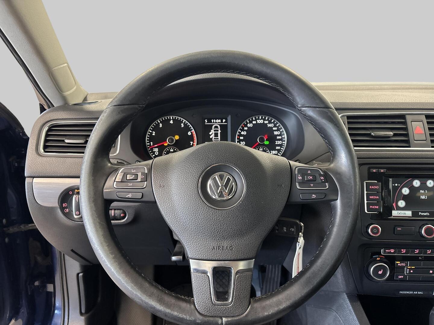 VOLKSWAGEN Jetta 2012