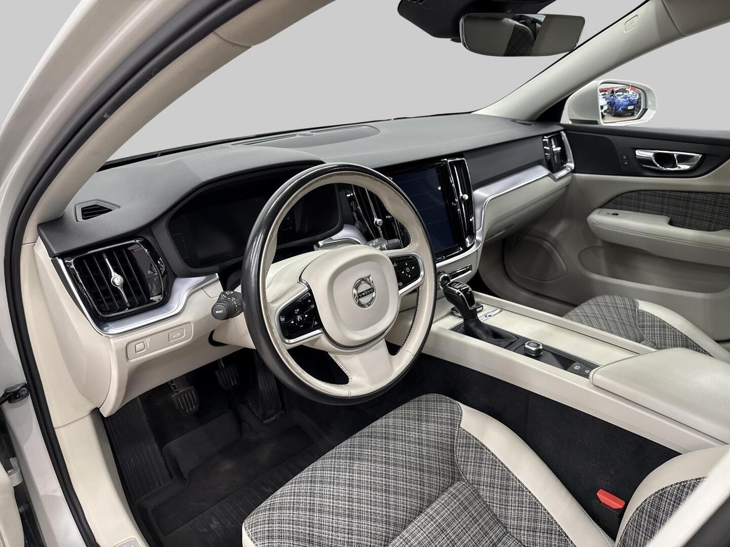 VOLVO V60 2018