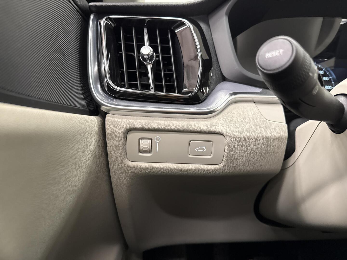 VOLVO V60 2018