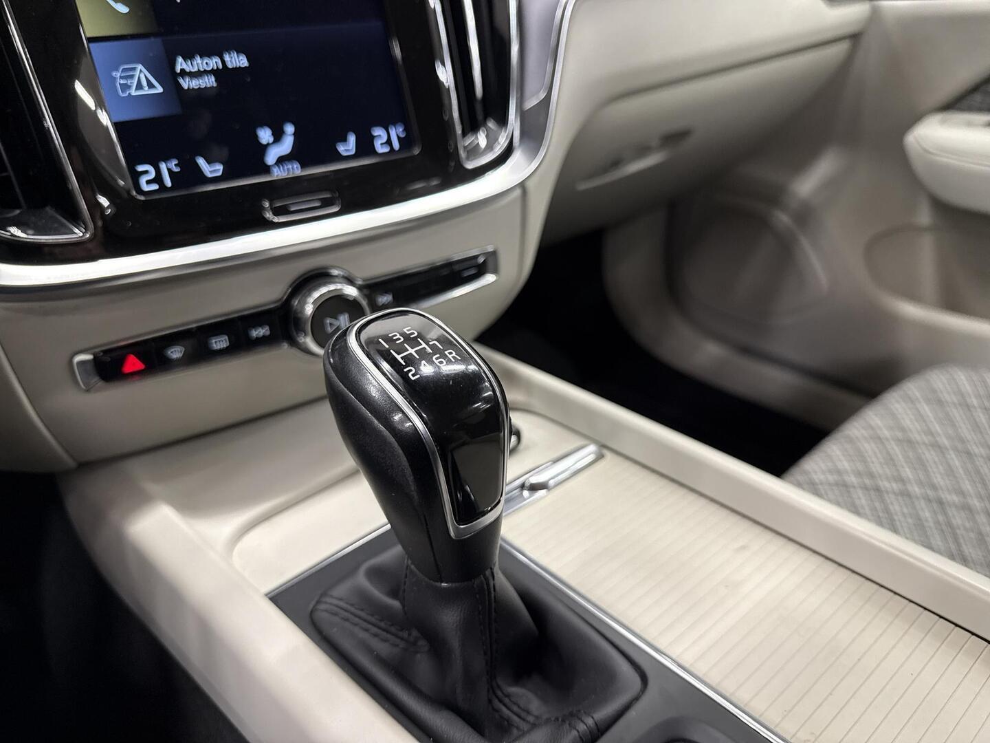 VOLVO V60 2018