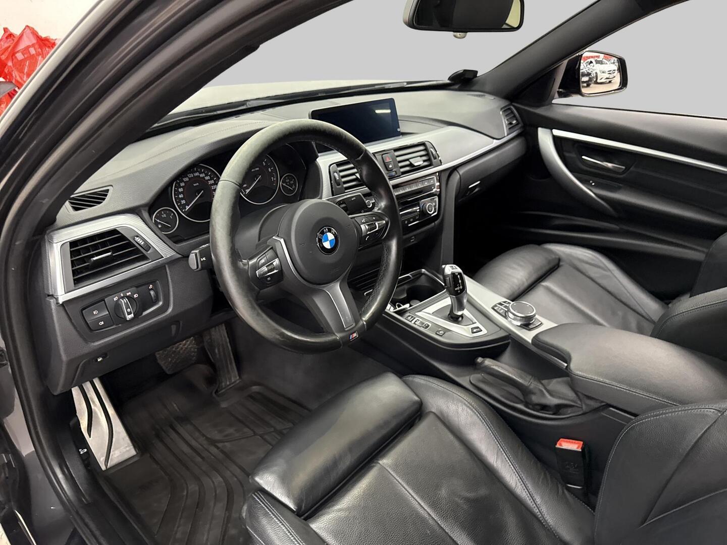 BMW 330 2018