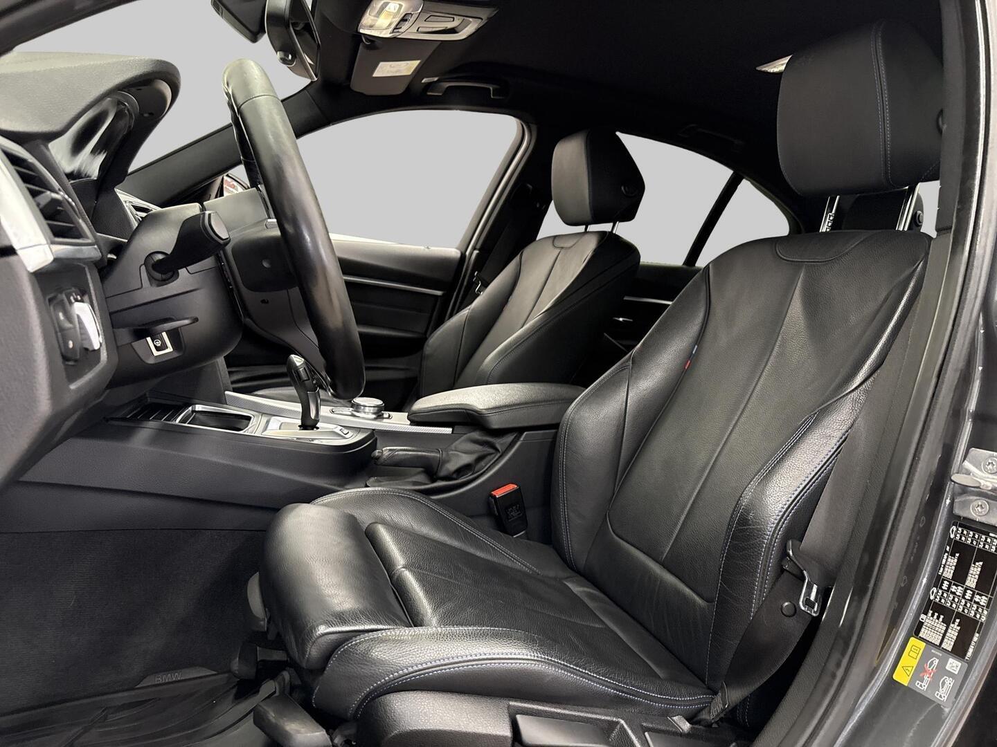 BMW 330 2018