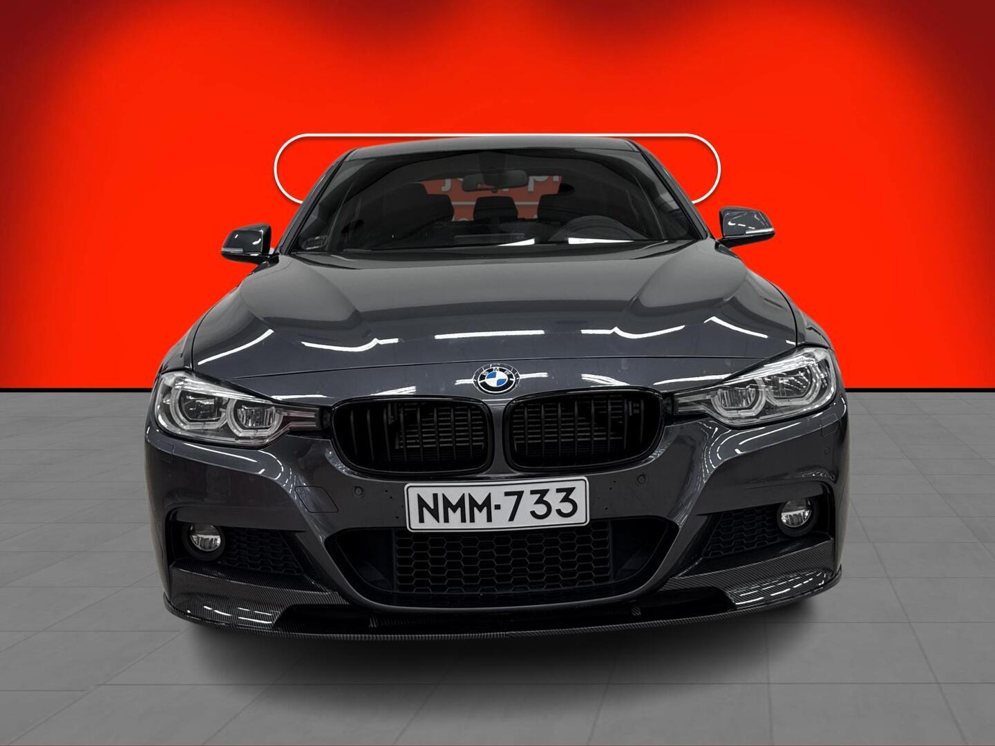 BMW 330 2018
