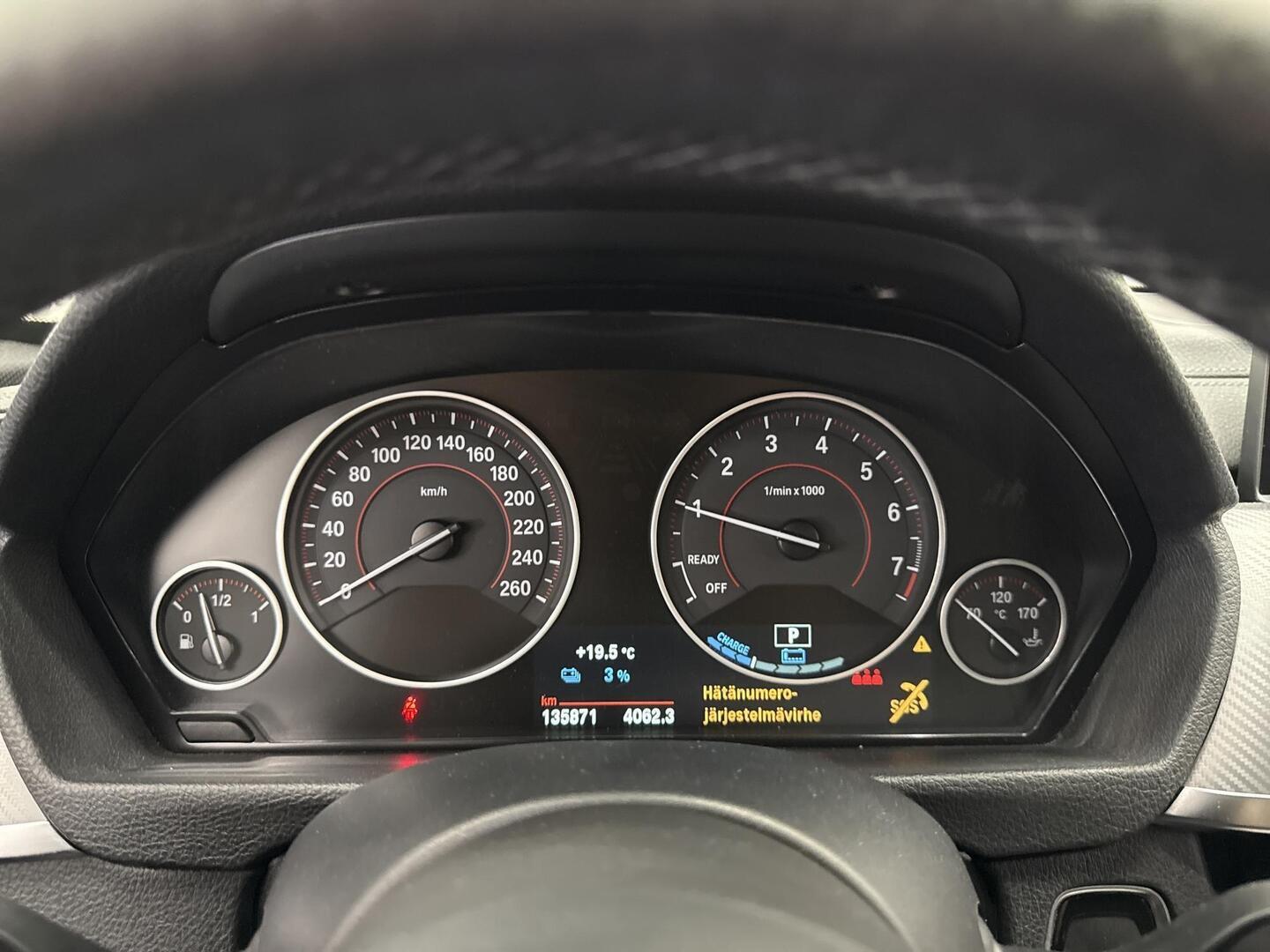 BMW 330 2018