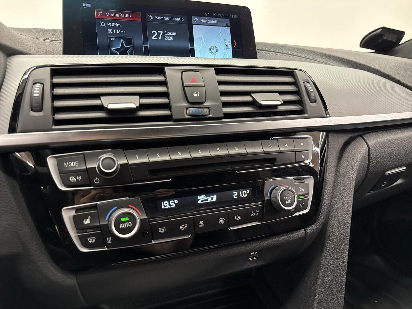 BMW 330 2018
