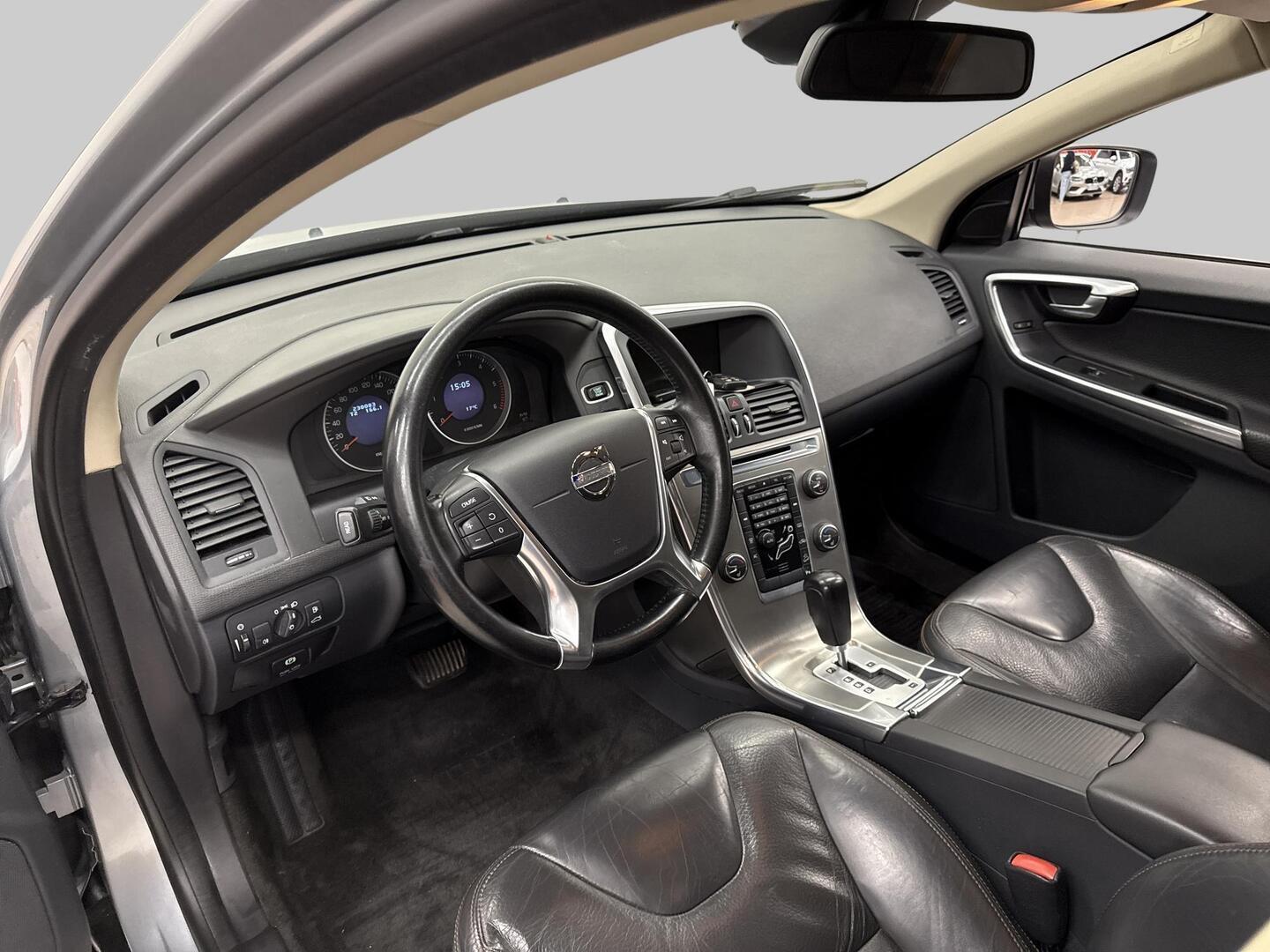 VOLVO XC60 2012