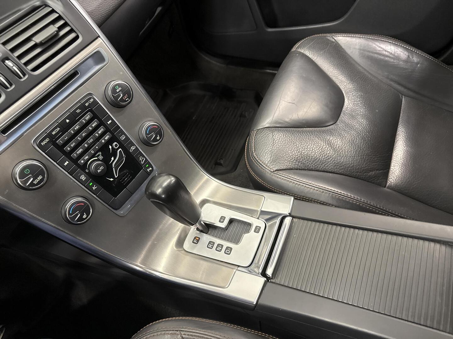 VOLVO XC60 2012