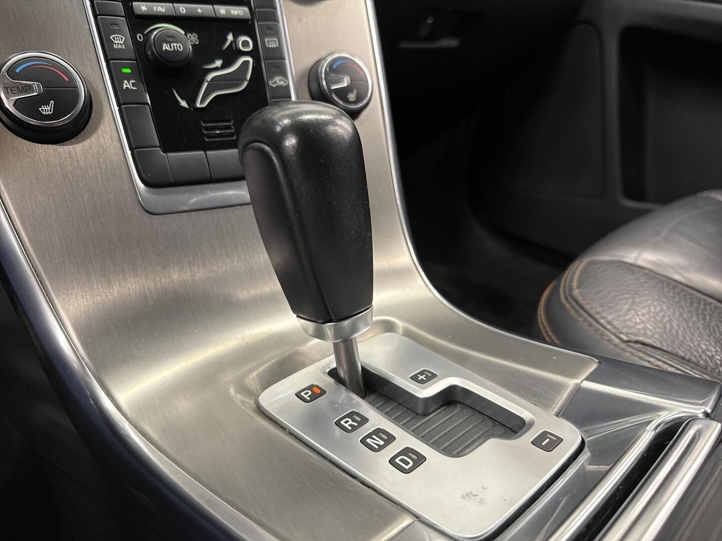 VOLVO XC60 2012