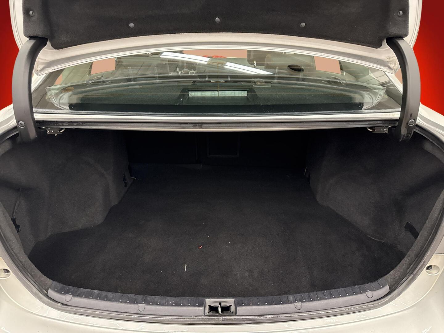 TOYOTA Avensis 2013