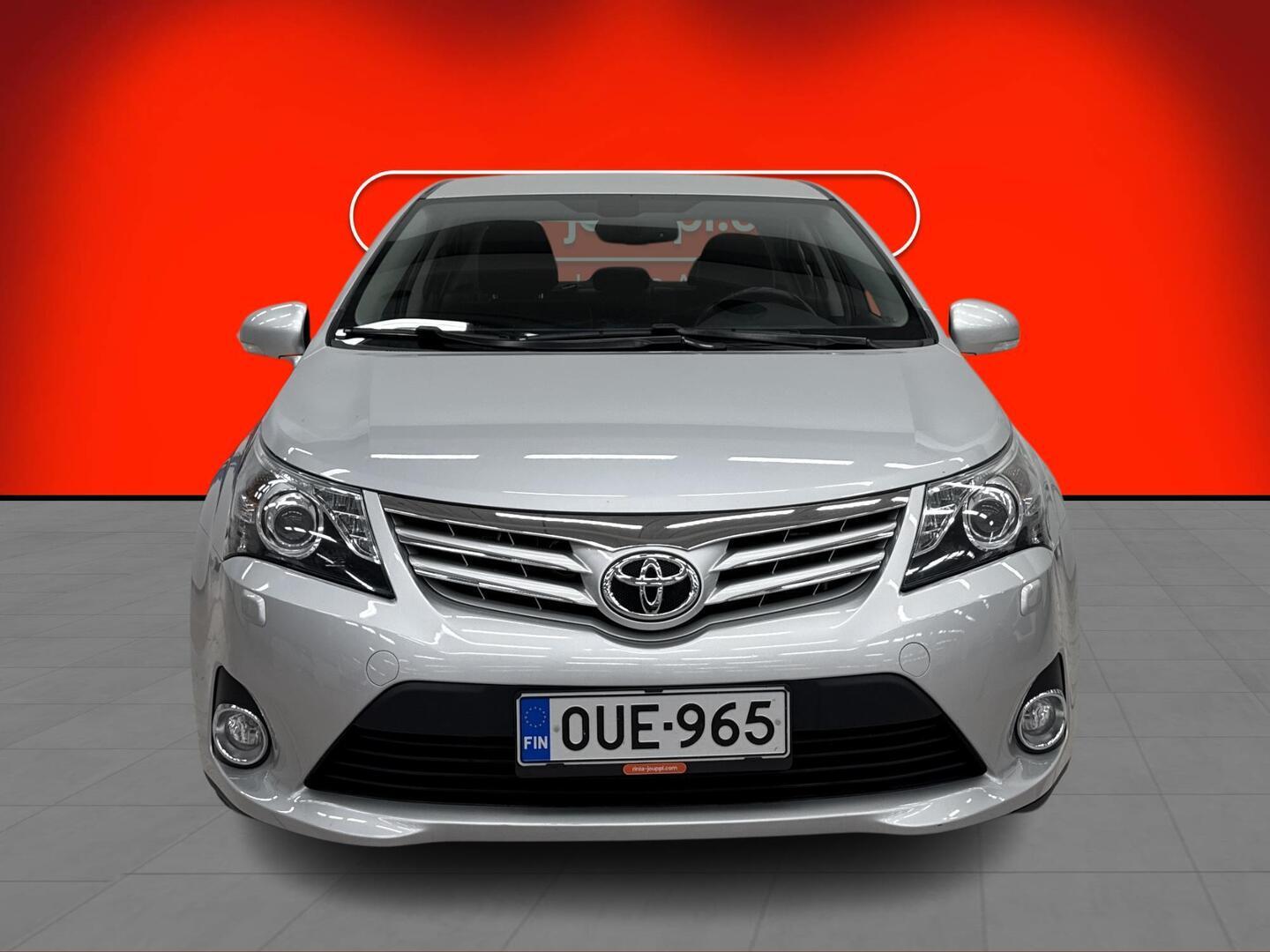 TOYOTA Avensis 2013