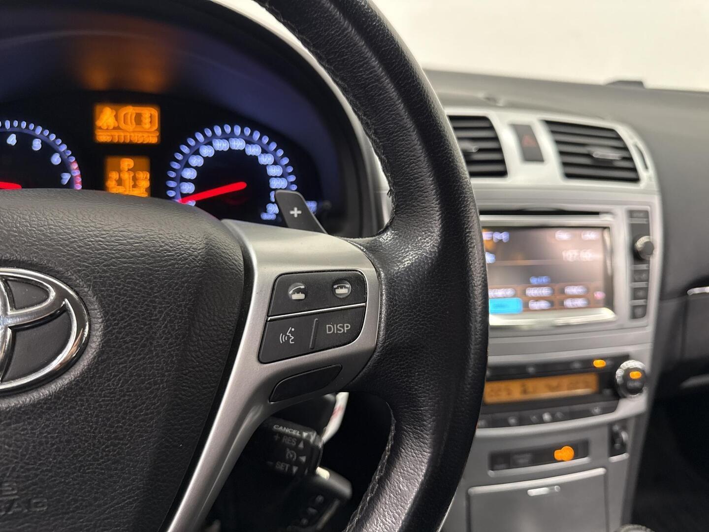 TOYOTA Avensis 2013