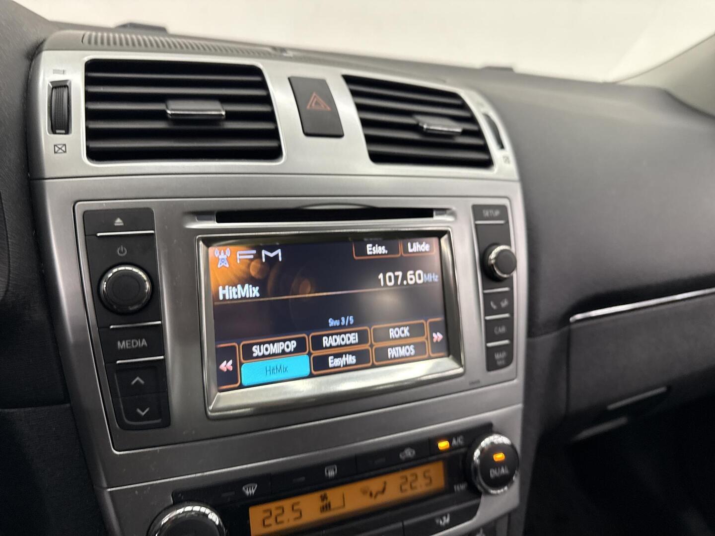 TOYOTA Avensis 2013