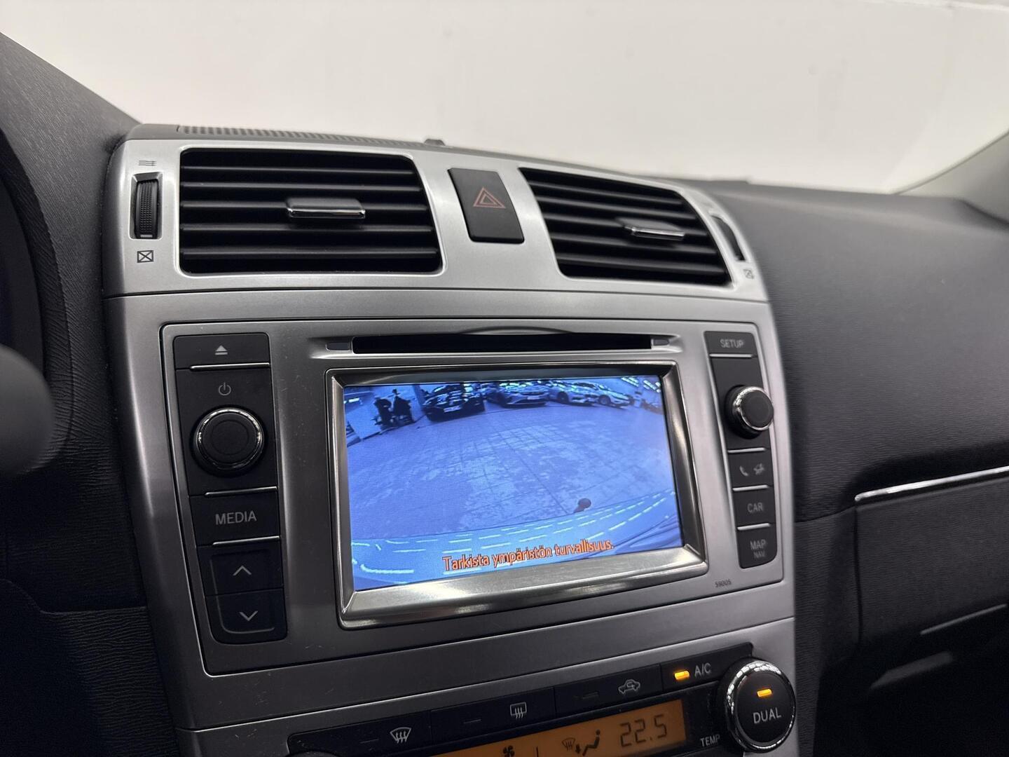 TOYOTA Avensis 2013