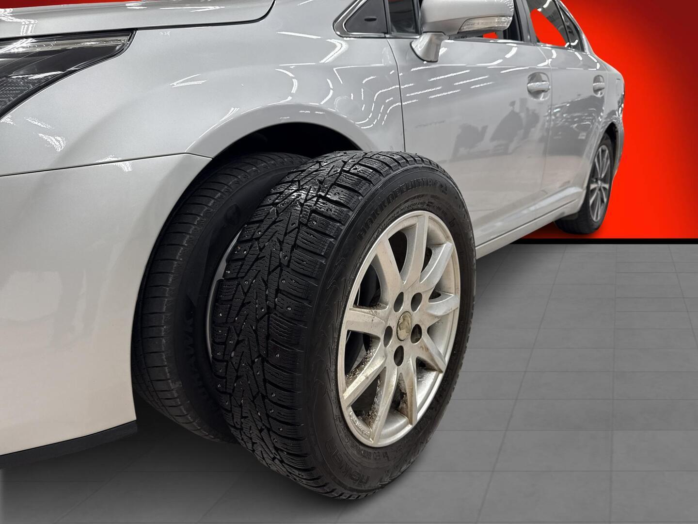 TOYOTA Avensis 2013