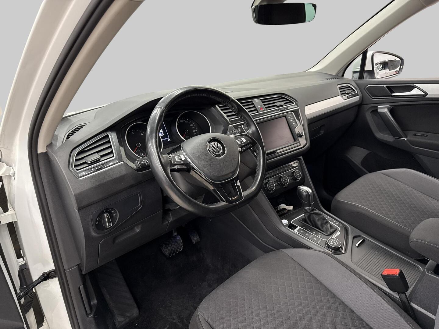 VOLKSWAGEN Tiguan 2016