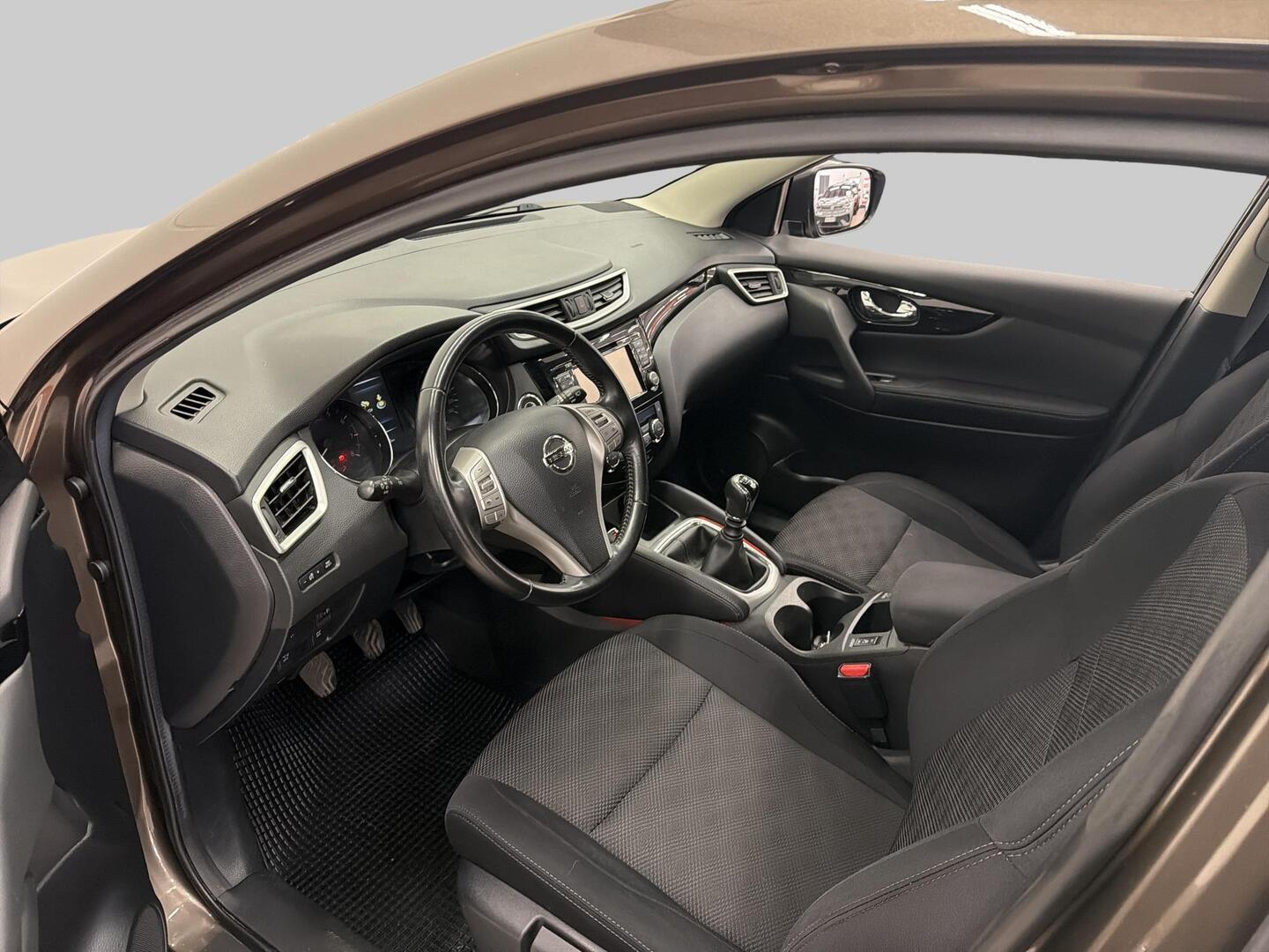 NISSAN Qashqai 2017