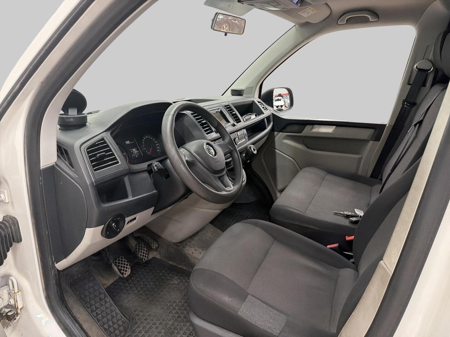 VOLKSWAGEN Transporter 2018