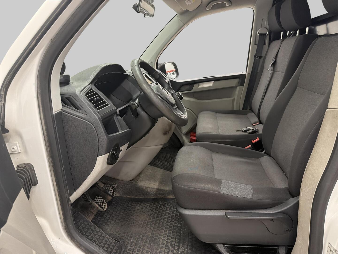 VOLKSWAGEN Transporter 2018