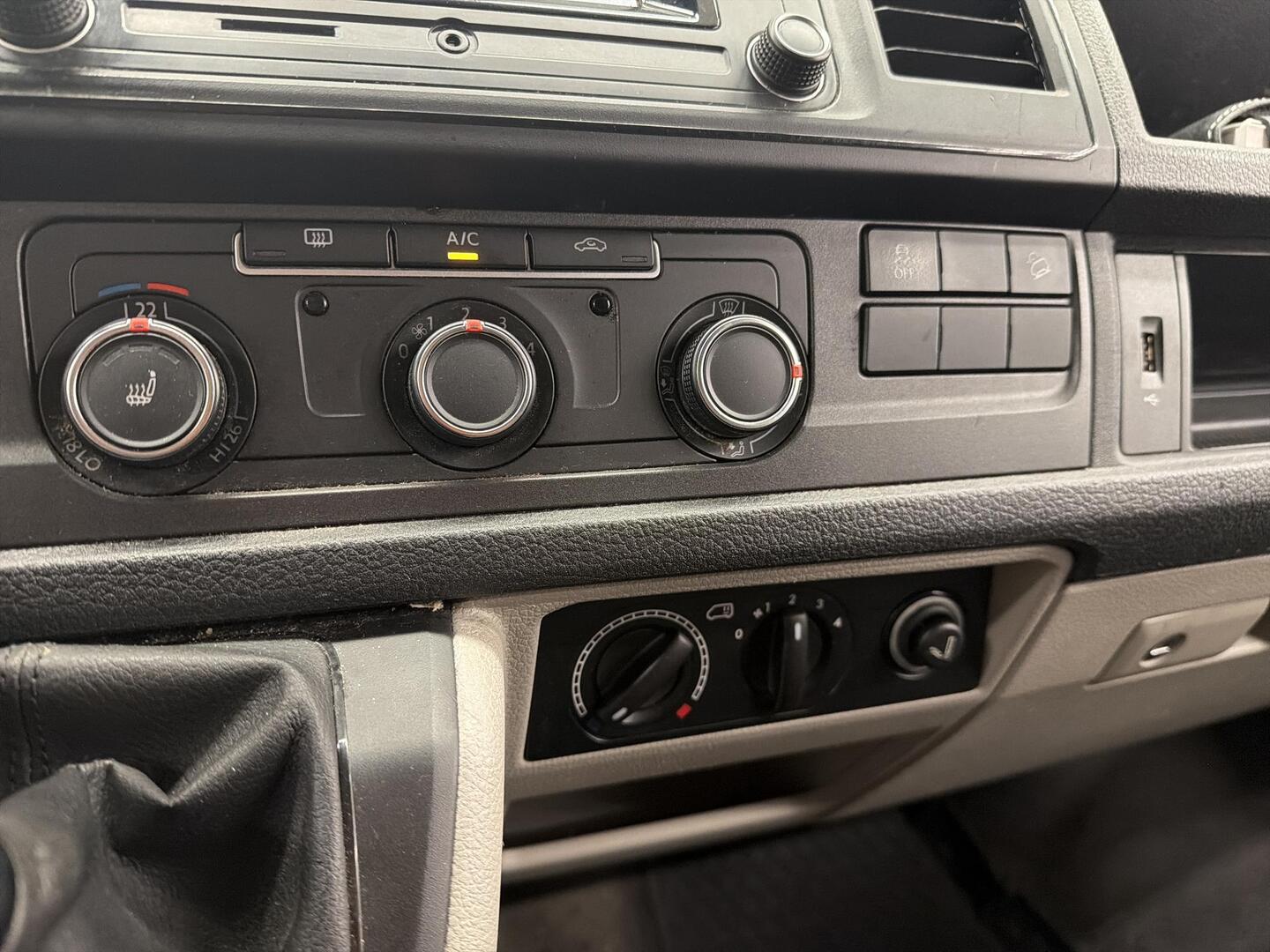 VOLKSWAGEN Transporter 2018