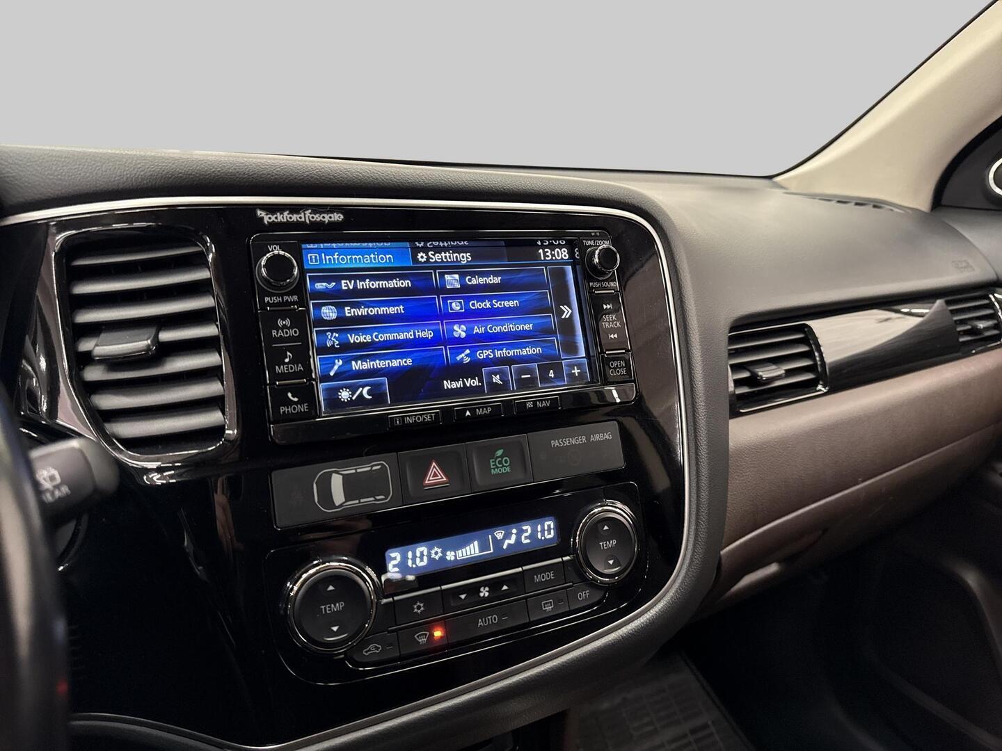 MITSUBISHI Outlander PHEV 2016