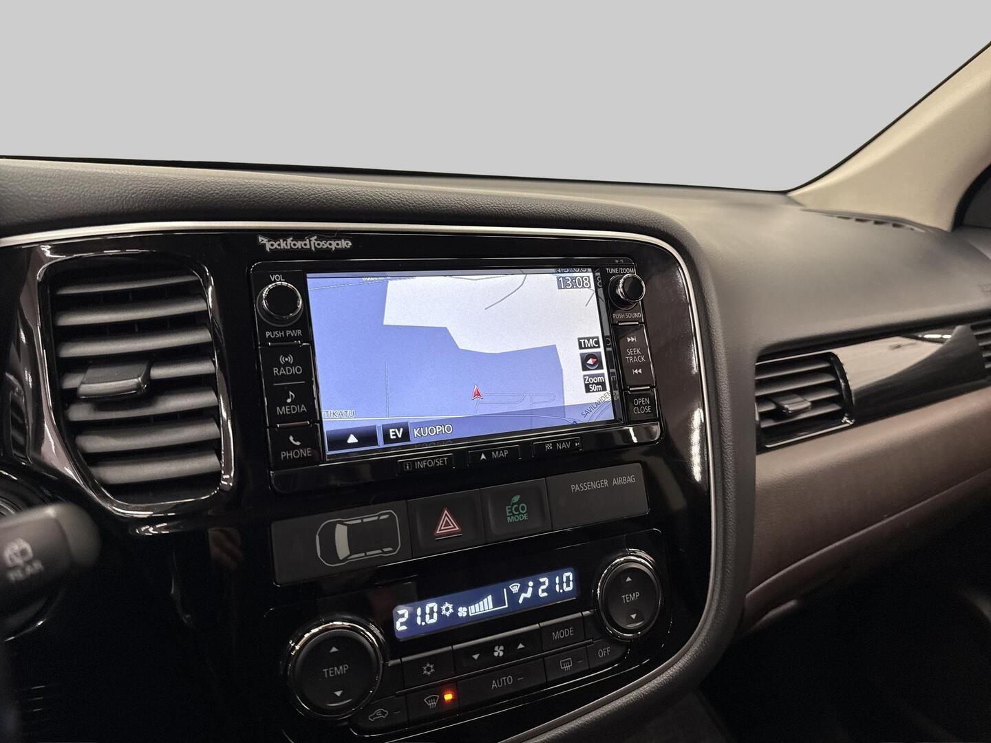 MITSUBISHI Outlander PHEV 2016