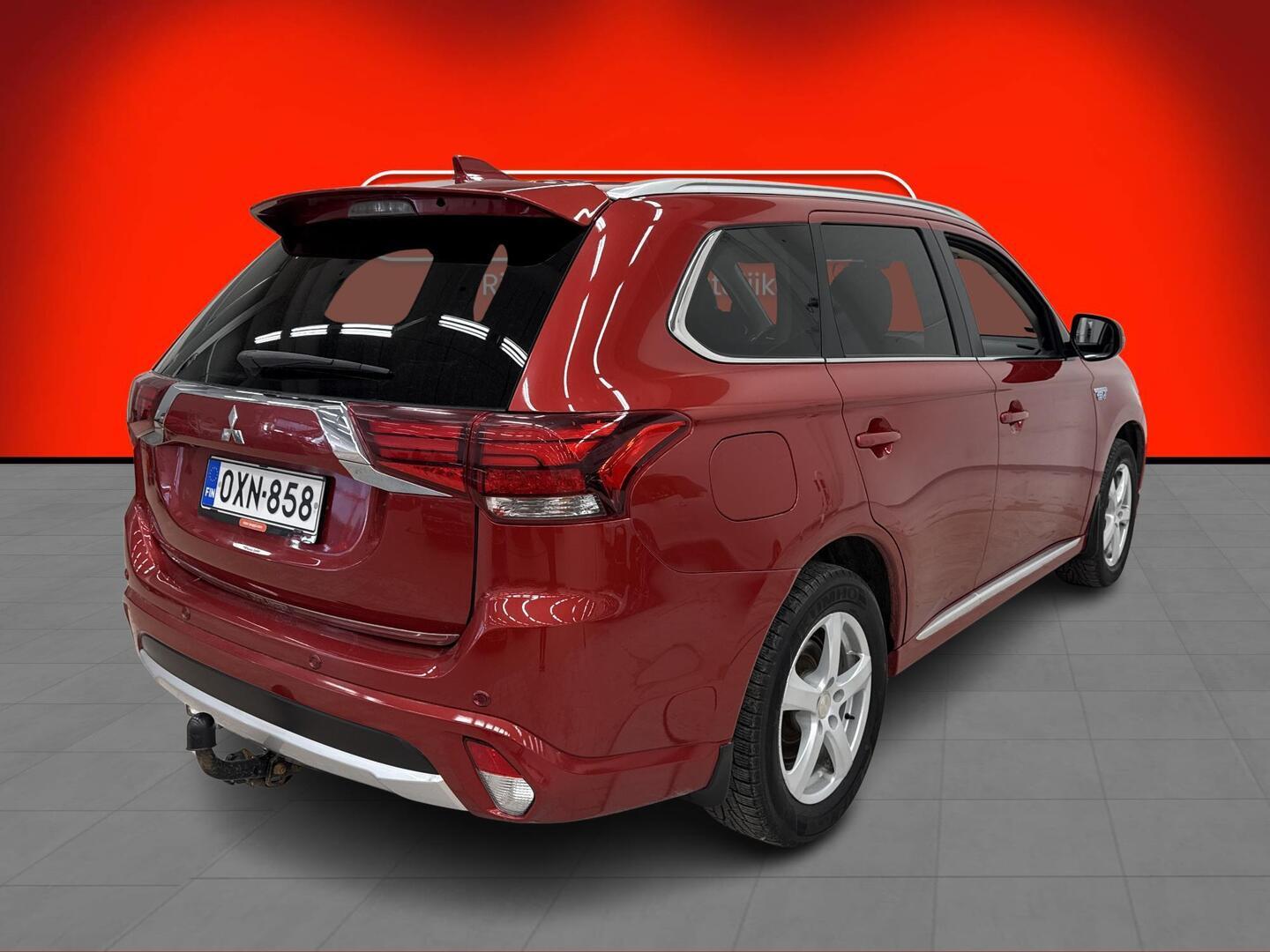 MITSUBISHI Outlander PHEV 2016