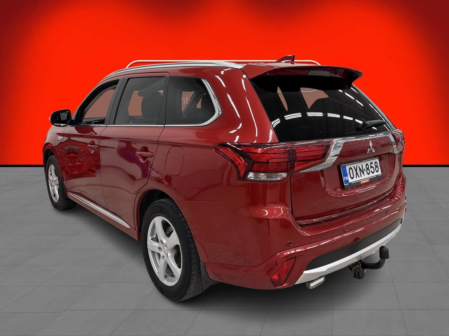 MITSUBISHI Outlander PHEV 2016