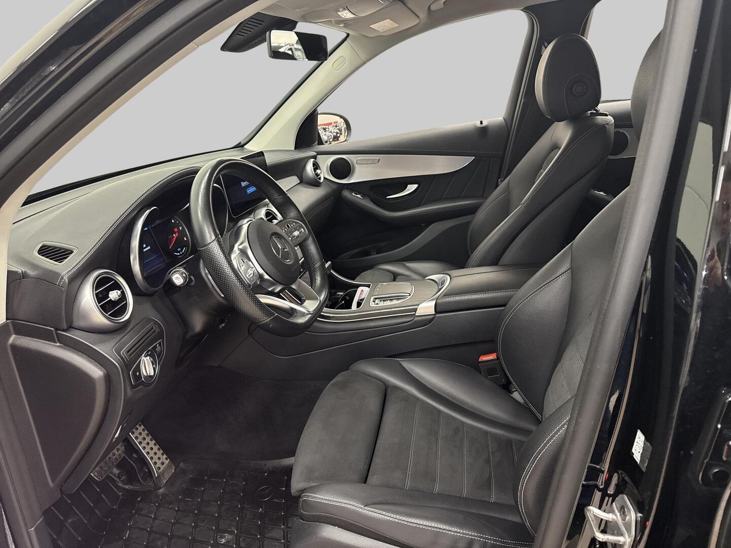 MERCEDES-BENZ GLC 2022