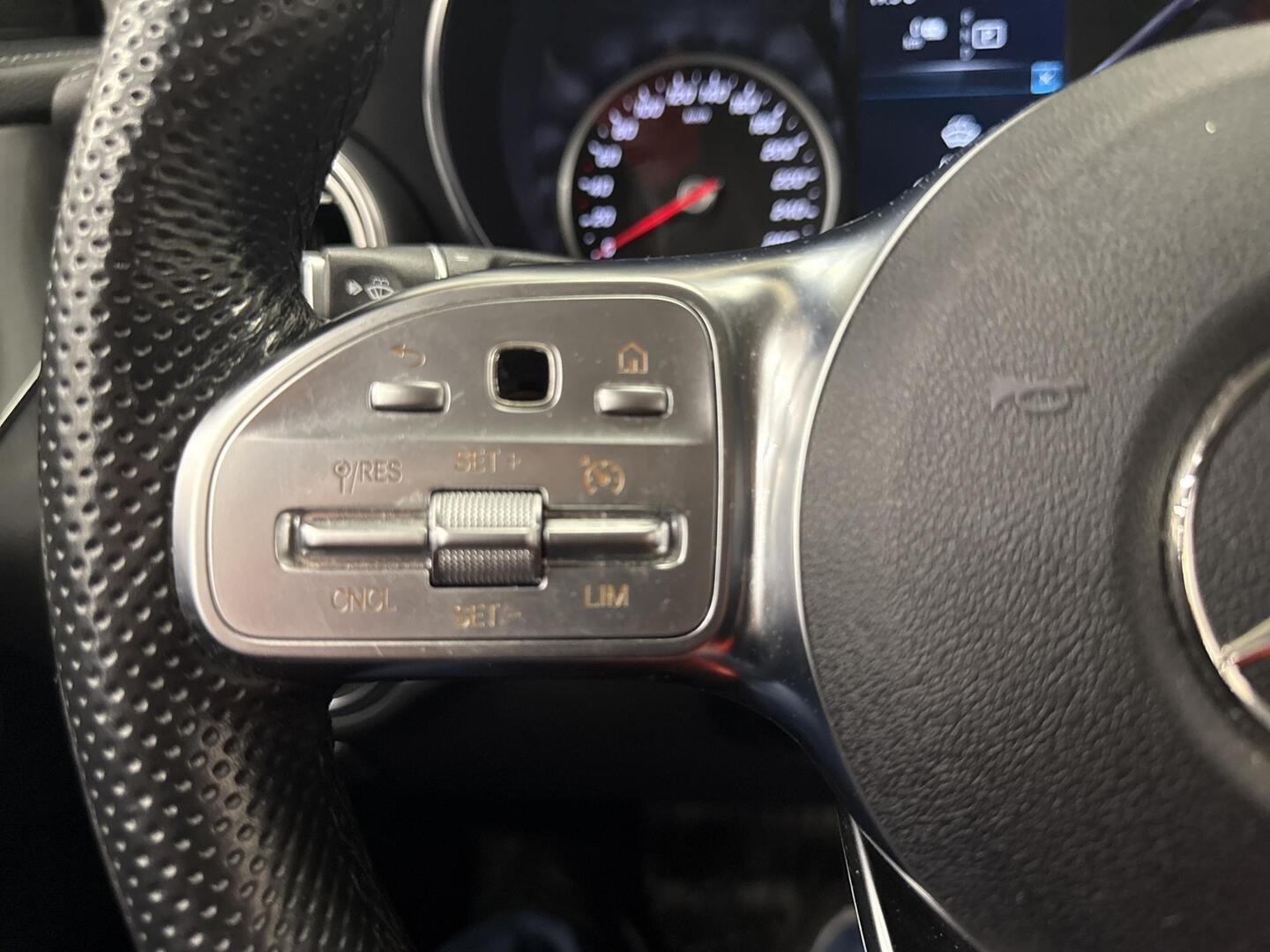 MERCEDES-BENZ GLC 2022