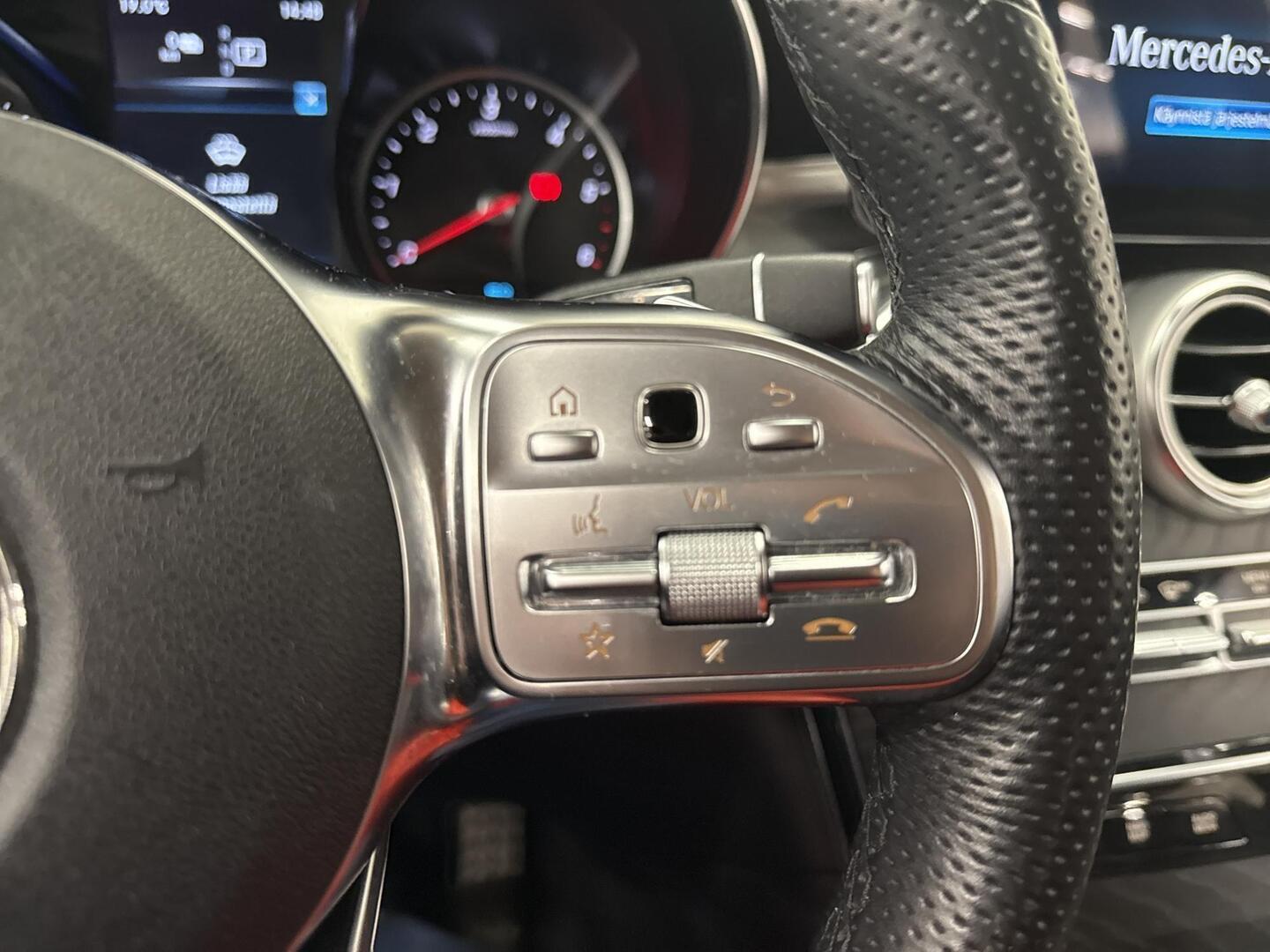 MERCEDES-BENZ GLC 2022