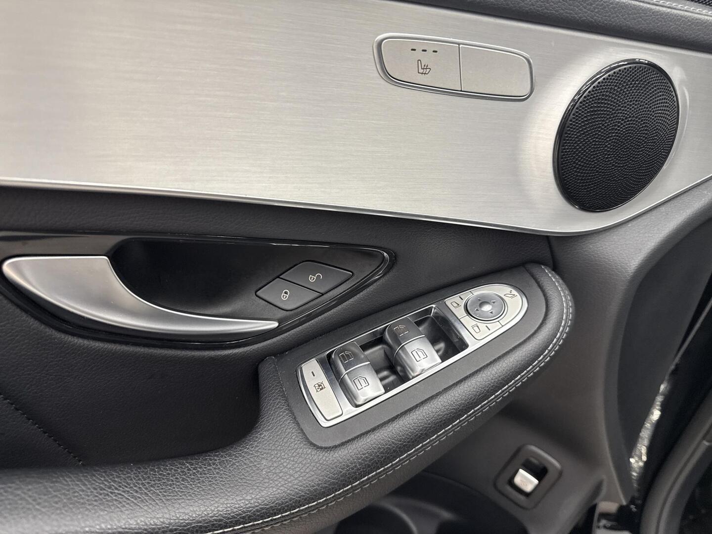 MERCEDES-BENZ GLC 2022