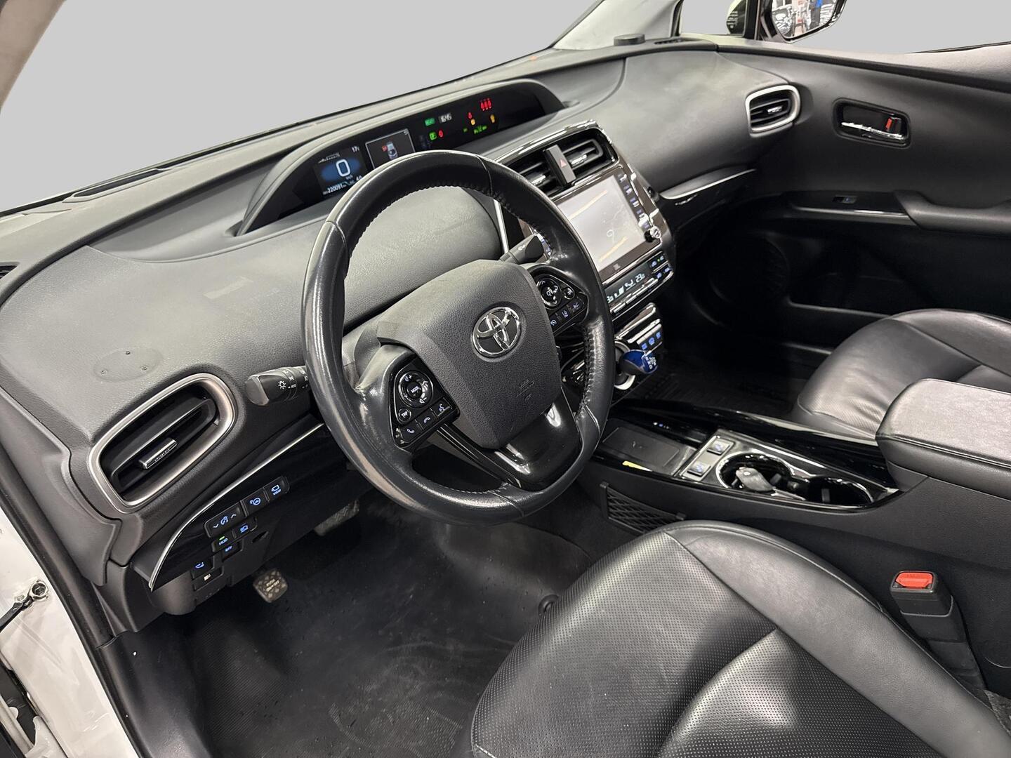 TOYOTA Prius Plug-in 2022