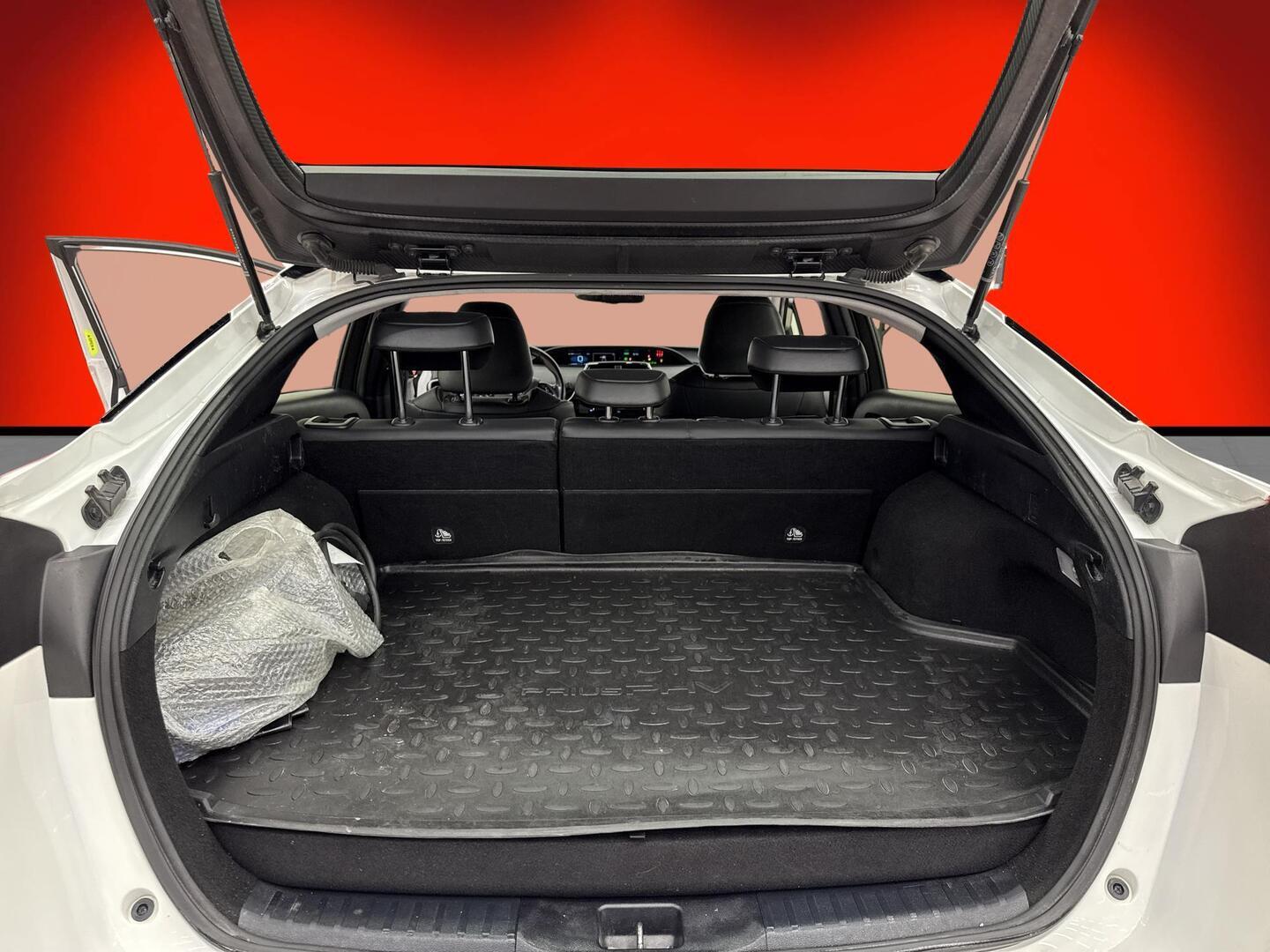 TOYOTA Prius Plug-in 2022