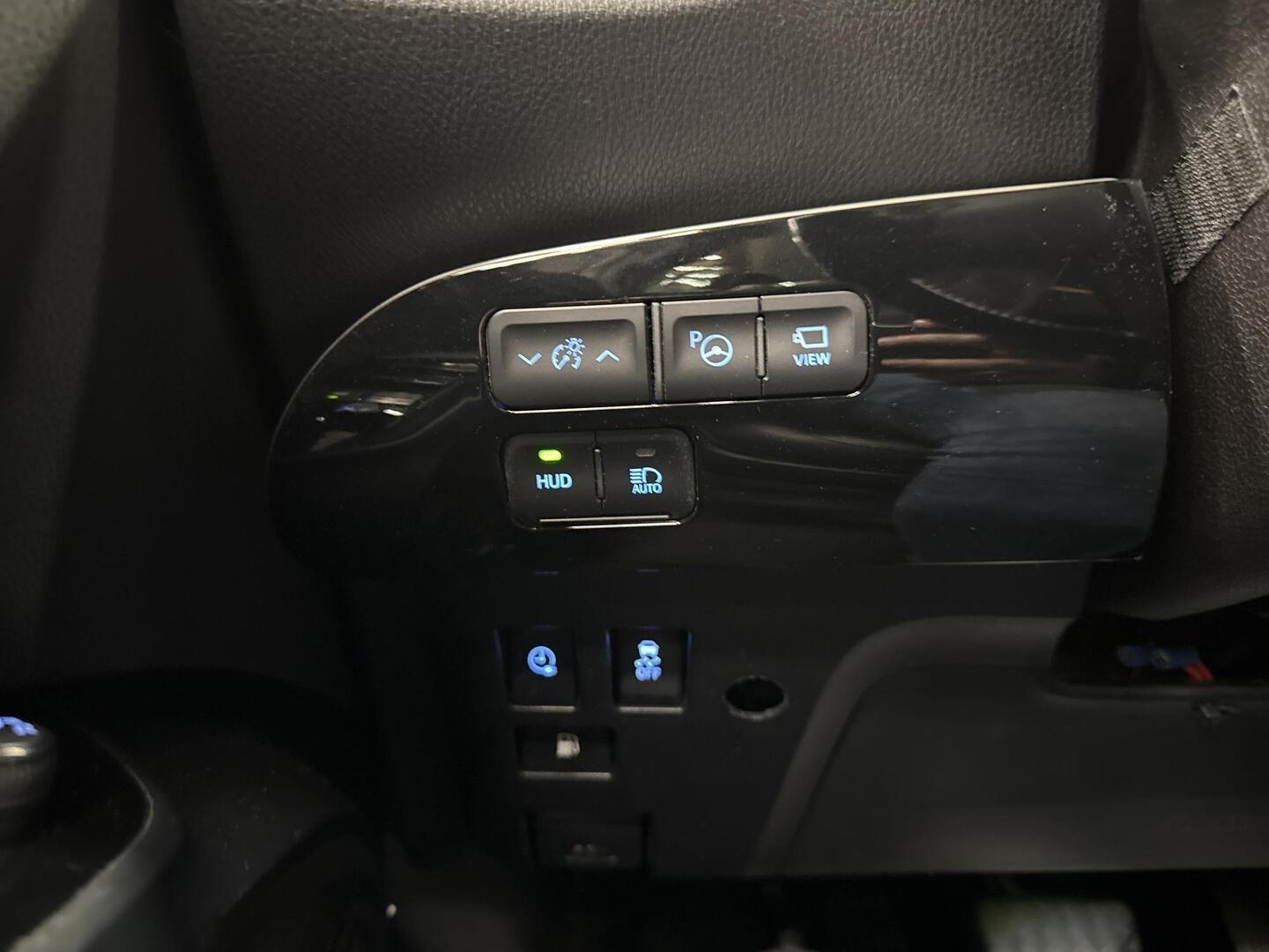 TOYOTA Prius Plug-in 2022