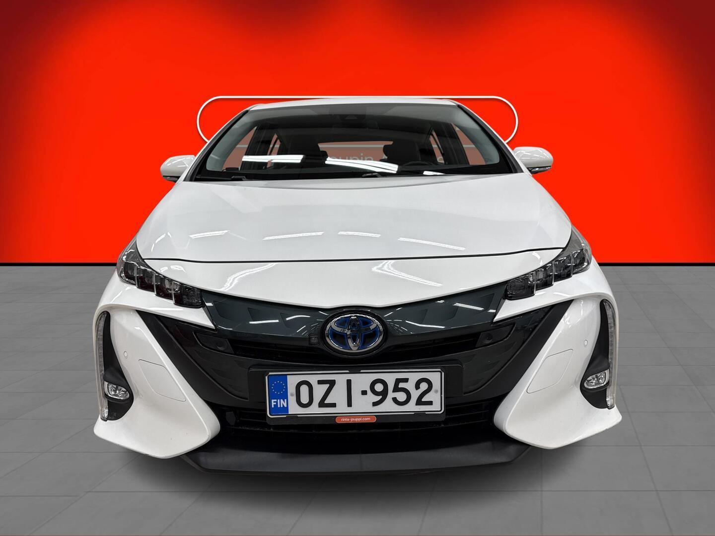 TOYOTA Prius Plug-in 2022