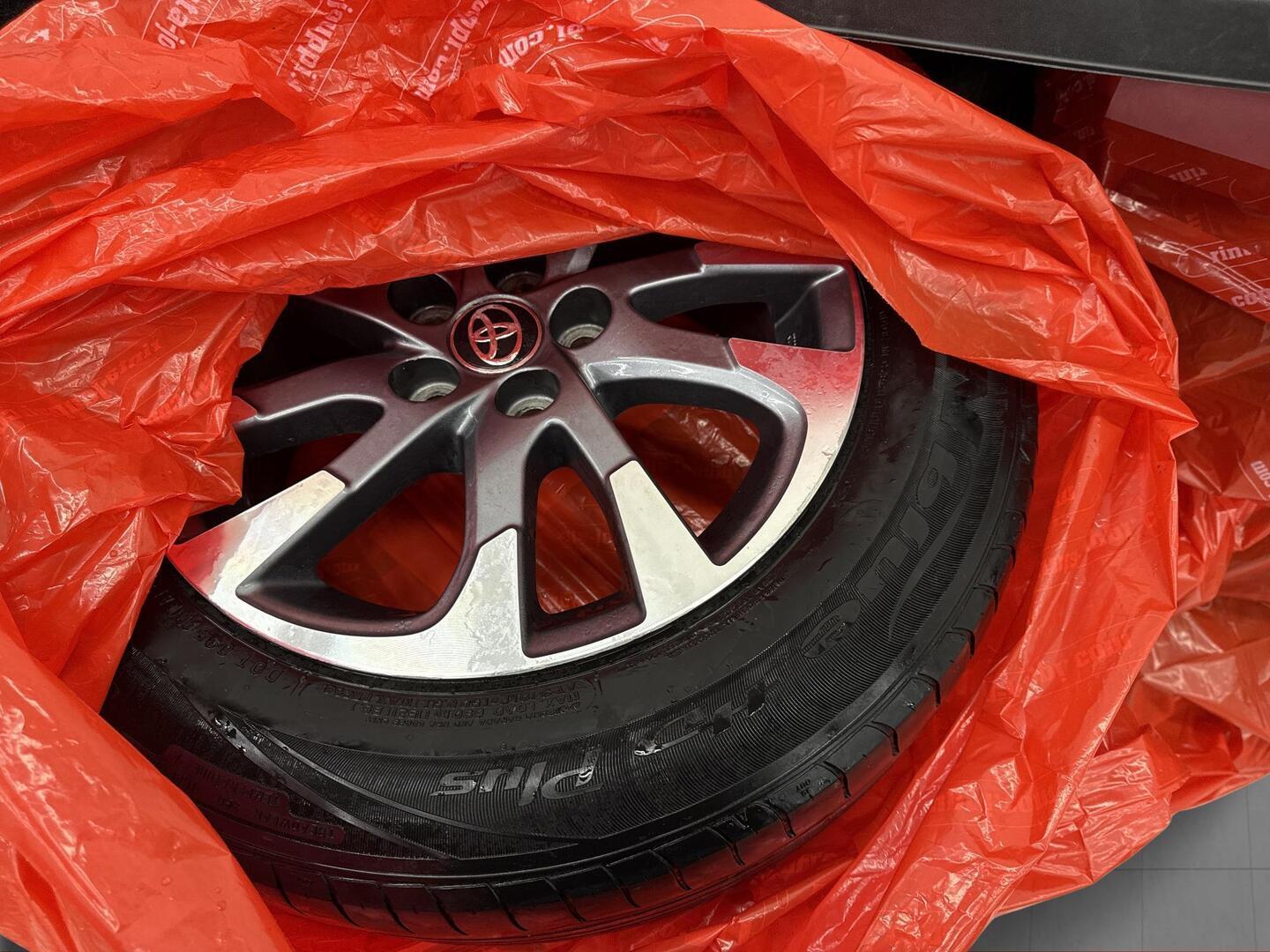 TOYOTA Prius Plug-in 2022