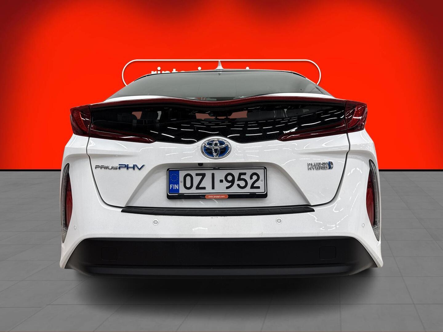 TOYOTA Prius Plug-in 2022