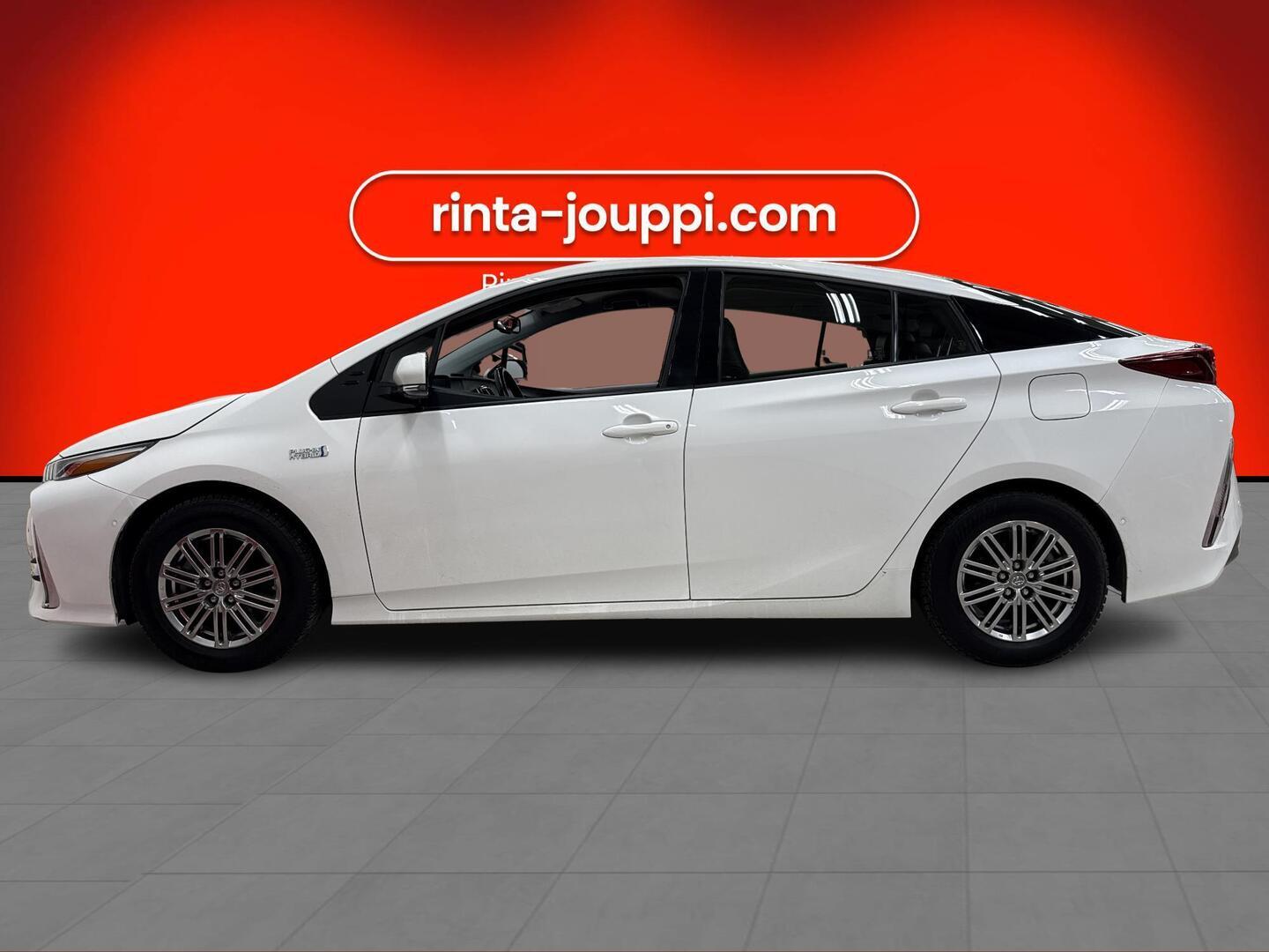 TOYOTA Prius Plug-in 2022