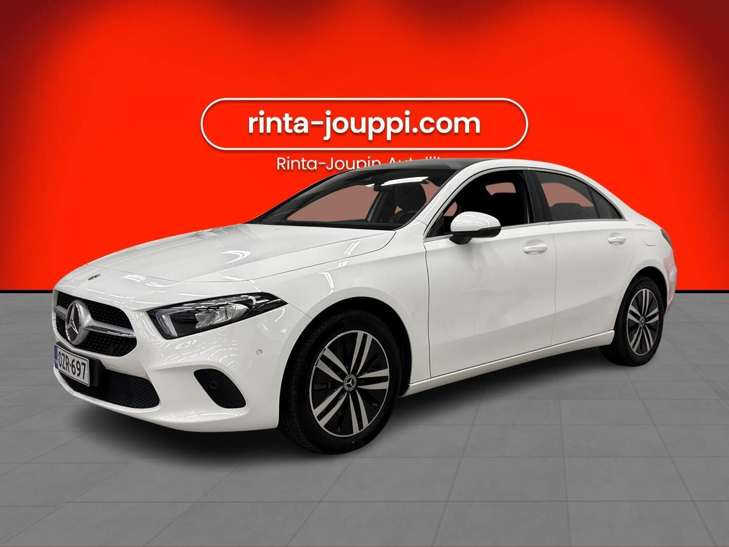 MERCEDES-BENZ A 2023