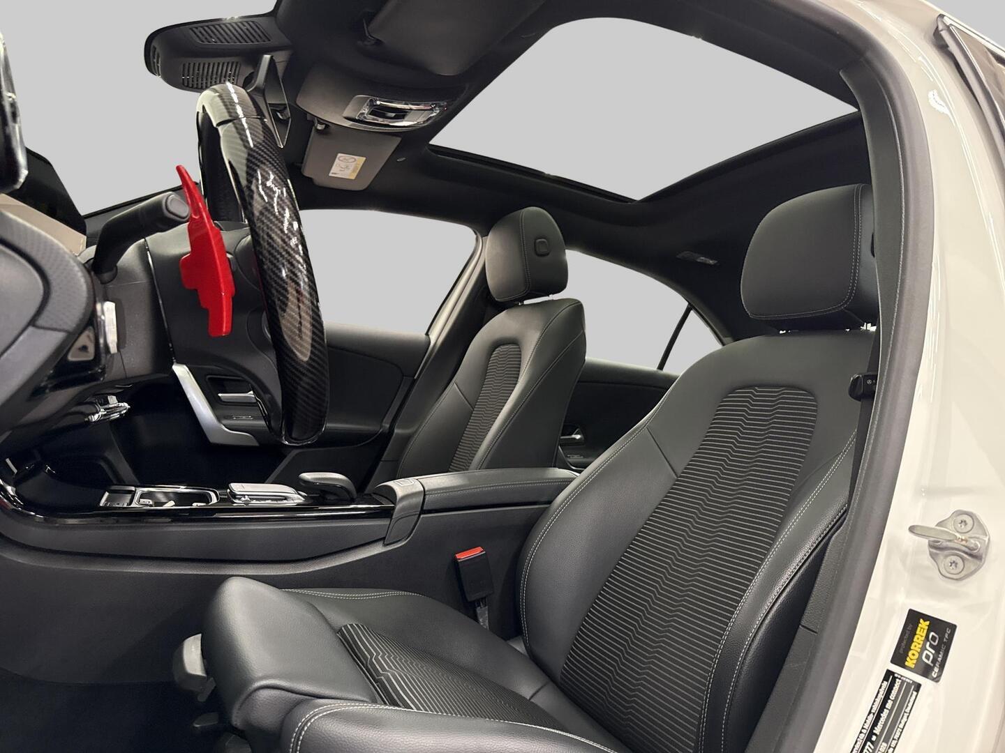 MERCEDES-BENZ A 2023
