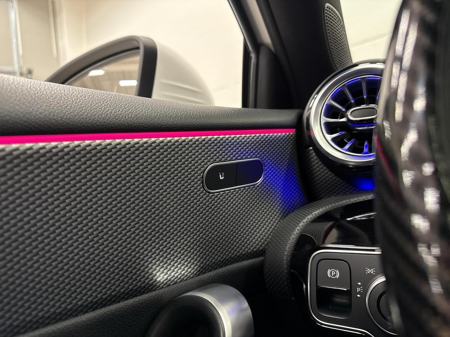 MERCEDES-BENZ A 2023