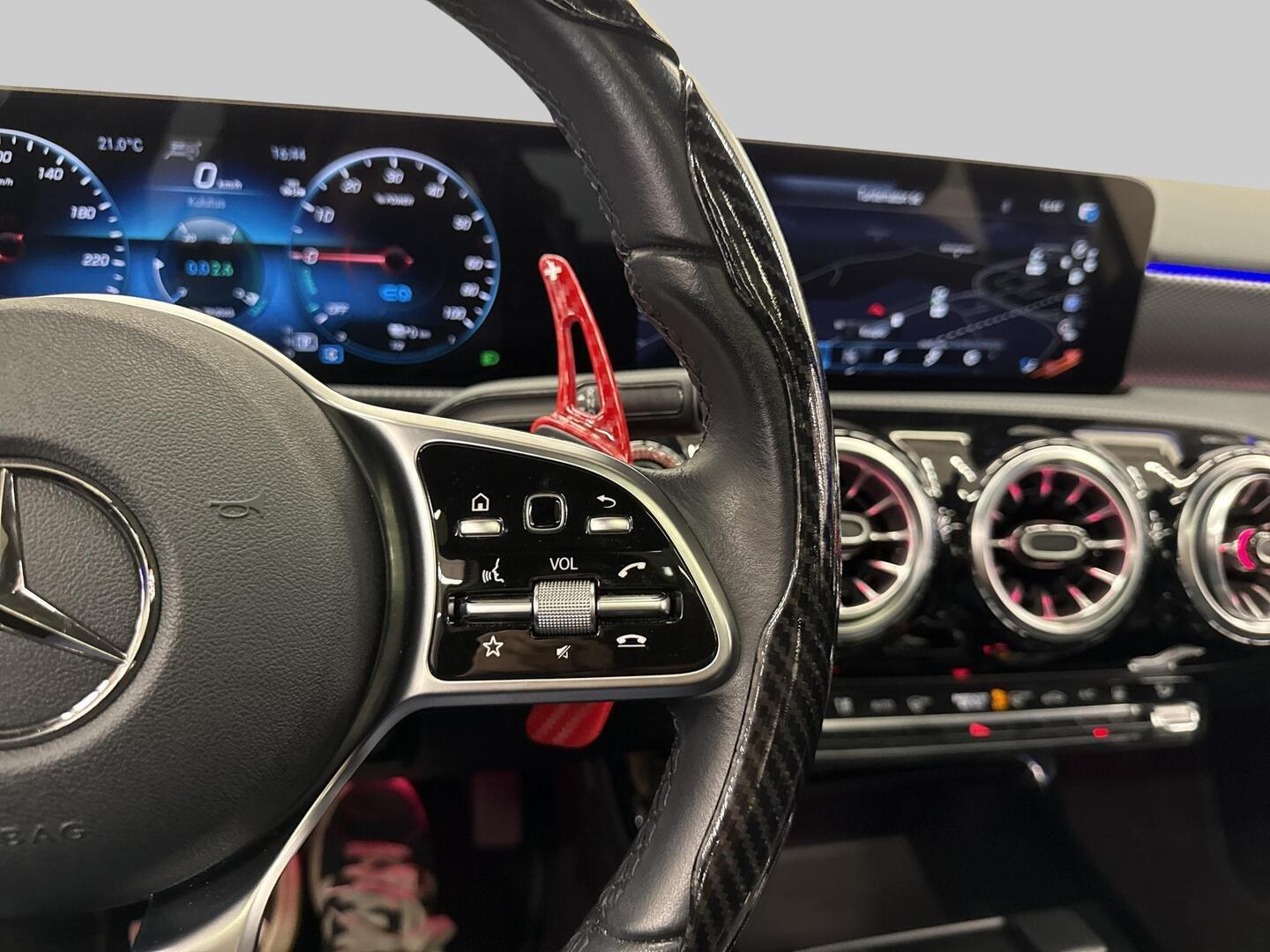 MERCEDES-BENZ A 2023