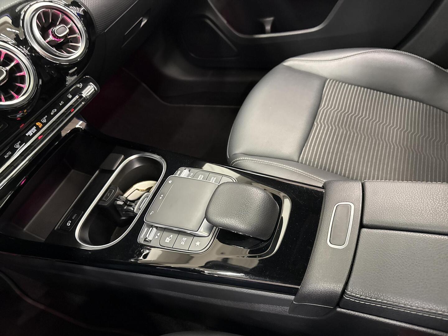 MERCEDES-BENZ A 2023