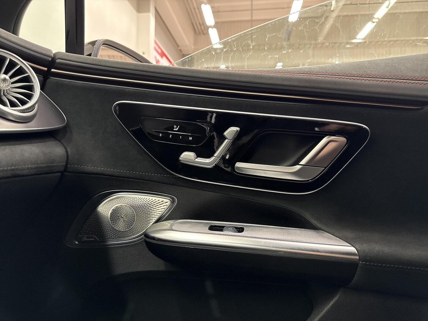 MERCEDES-BENZ EQE 2022