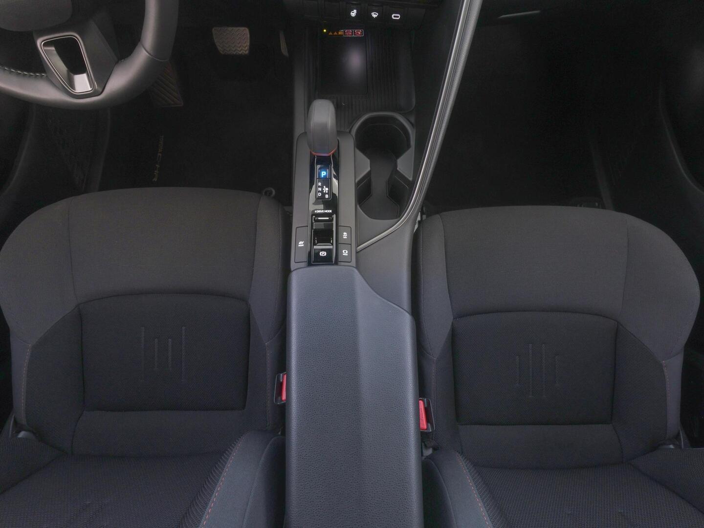 TOYOTA C-HR 2025
