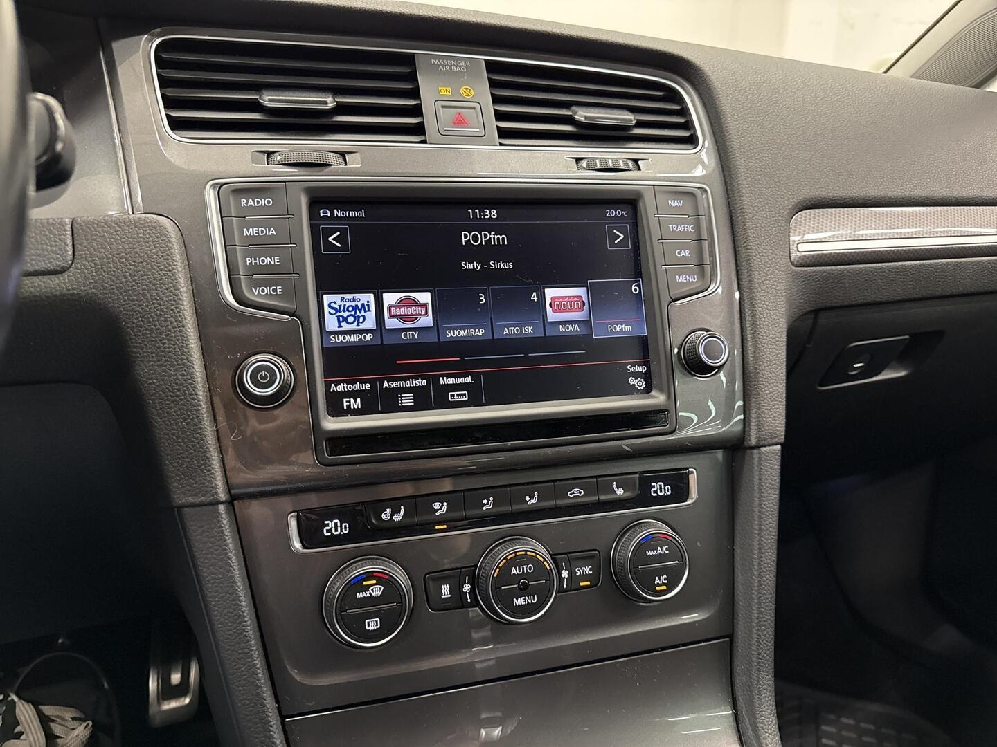 VOLKSWAGEN Golf 2016