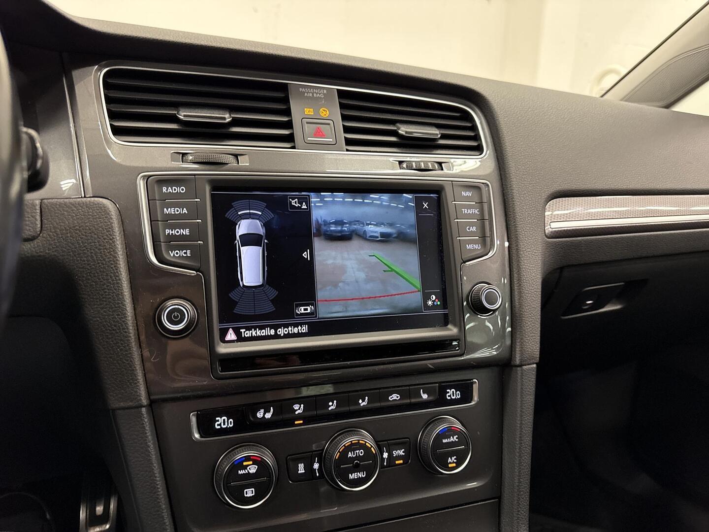 VOLKSWAGEN Golf 2016